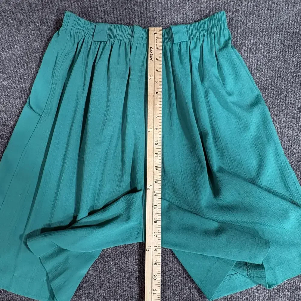 Vintage Briggs New York Shorts Womens 14 Green Culotte Pleated Belted Casual